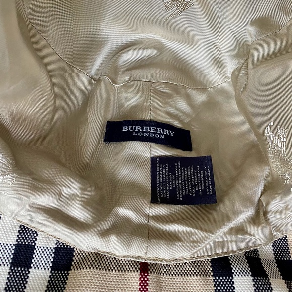 Burberry Bucket Hat. NWOT - Picture 4 of 5